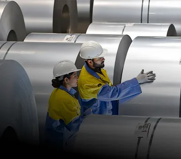 Simplify trade processes and improve access to financing through greater visibility, collaboration, and digital documentation.